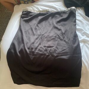 Sliver linking at top and full black